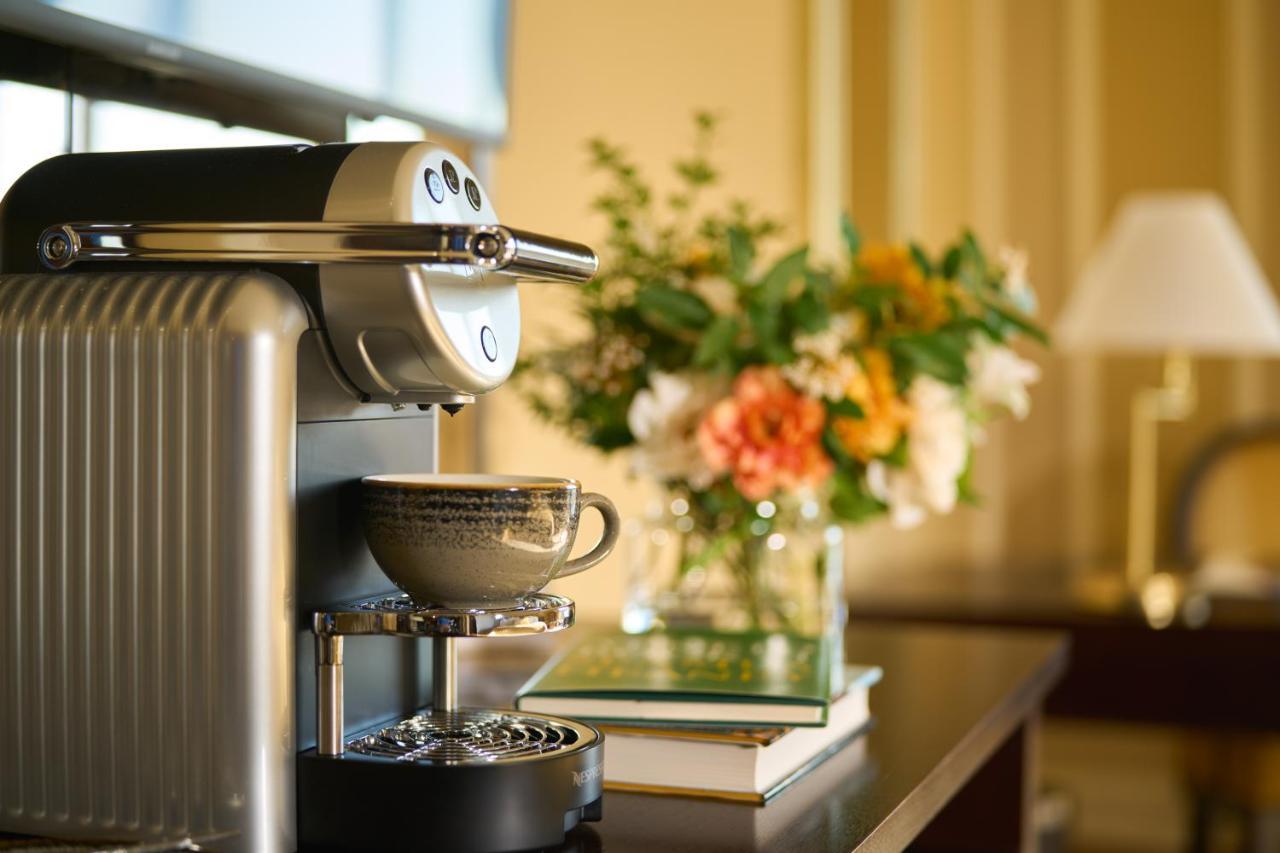 Castlemartyr Resort Hotel ภายนอก รูปภาพ A Nespresso machine