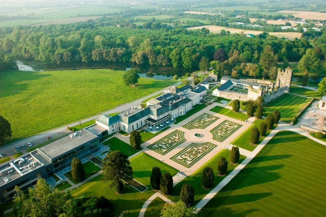 Castlemartyr Resort Hotel ภายนอก รูปภาพ Aerial view of the Château de Chaumont