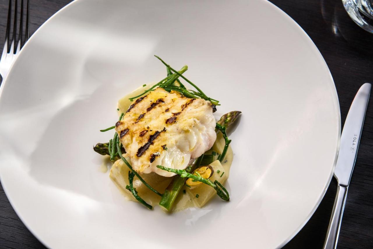 Castlemartyr Resort Hotel ภายนอก รูปภาพ A plate of turbot