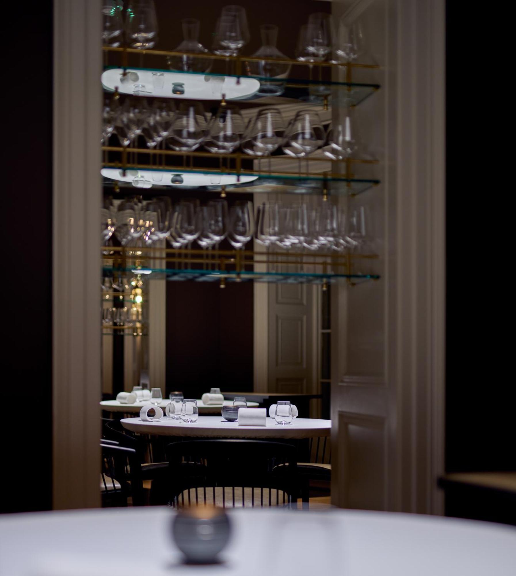 Castlemartyr Resort Hotel ภายนอก รูปภาพ A wine rack