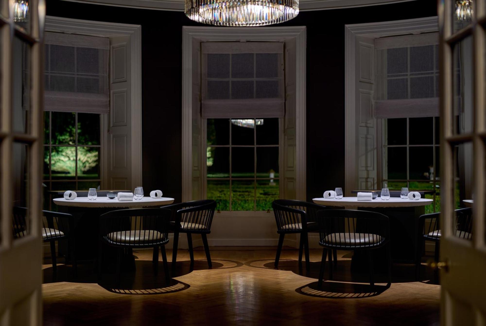Castlemartyr Resort Hotel ภายนอก รูปภาพ The dining room at The Ivy, St John's Wood